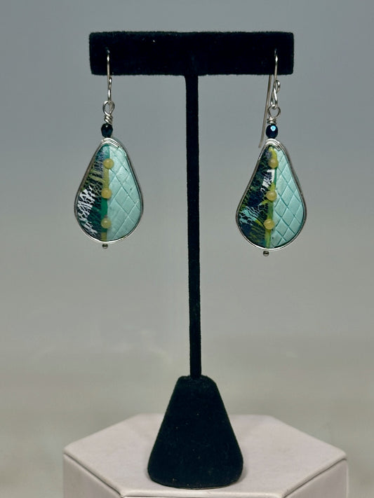 DROP SHAPED POLYMER MIXED MEDIA EARRINGS DKPCE809