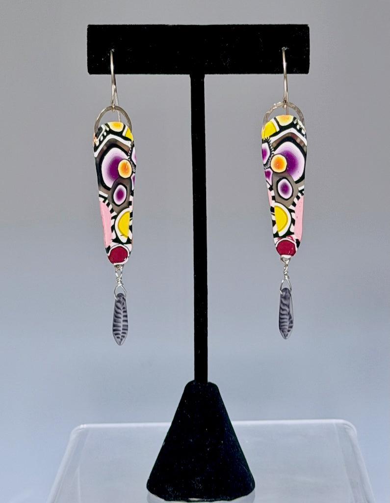 MULTI COLORED POLYMER CLAY EARRINGS WITH HAMMERED WIRE ELEMENT AND CHEQUE GLASS BEADS ON STERLING SILVER EAR WIRES PCE892