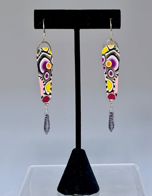 MULTI COLORED POLYMER CLAY EARRINGS WITH HAMMERED WIRE ELEMENT AND CHEQUE GLASS BEADS ON STERLING SILVER EAR WIRES PCE892