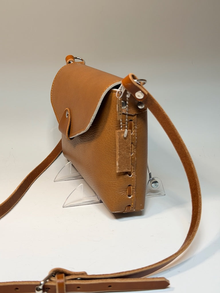 CARMEL LEATHER FLAP BAG II277