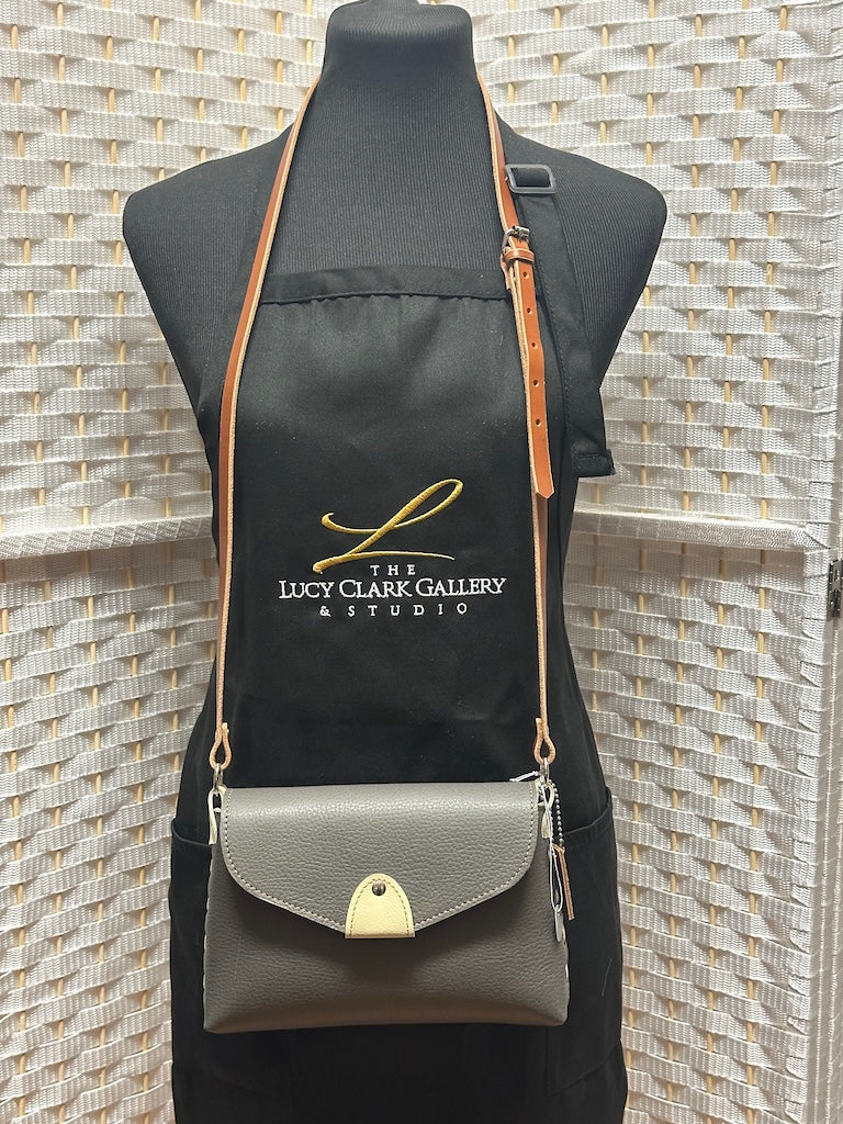 MEDIUM FLAP BAG IN GREY AND CREAM II277G