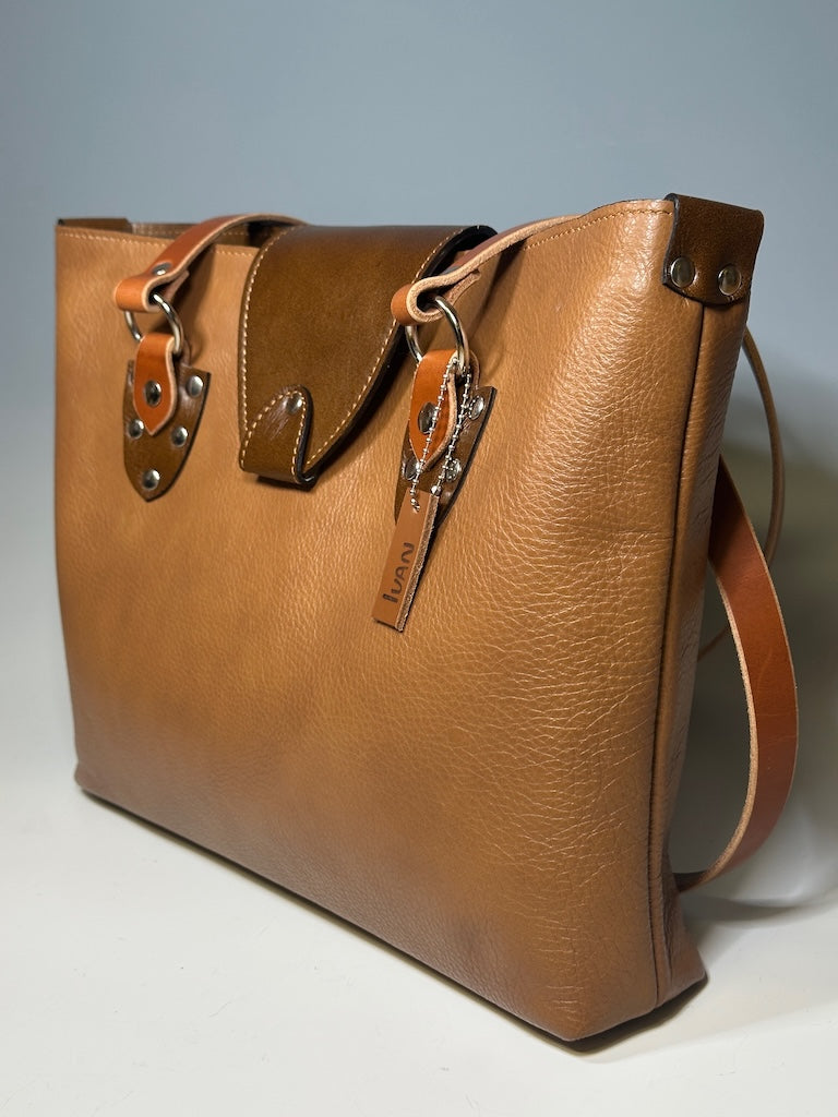 CARAMEL SMALL COMPUTER TOTE II278B