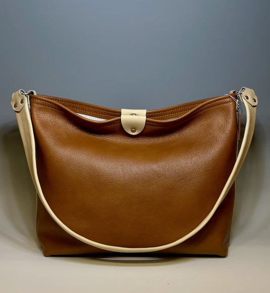 HOBO LEATHER SHOULDER BAG TAUPE WITH CREAM TRIM II279