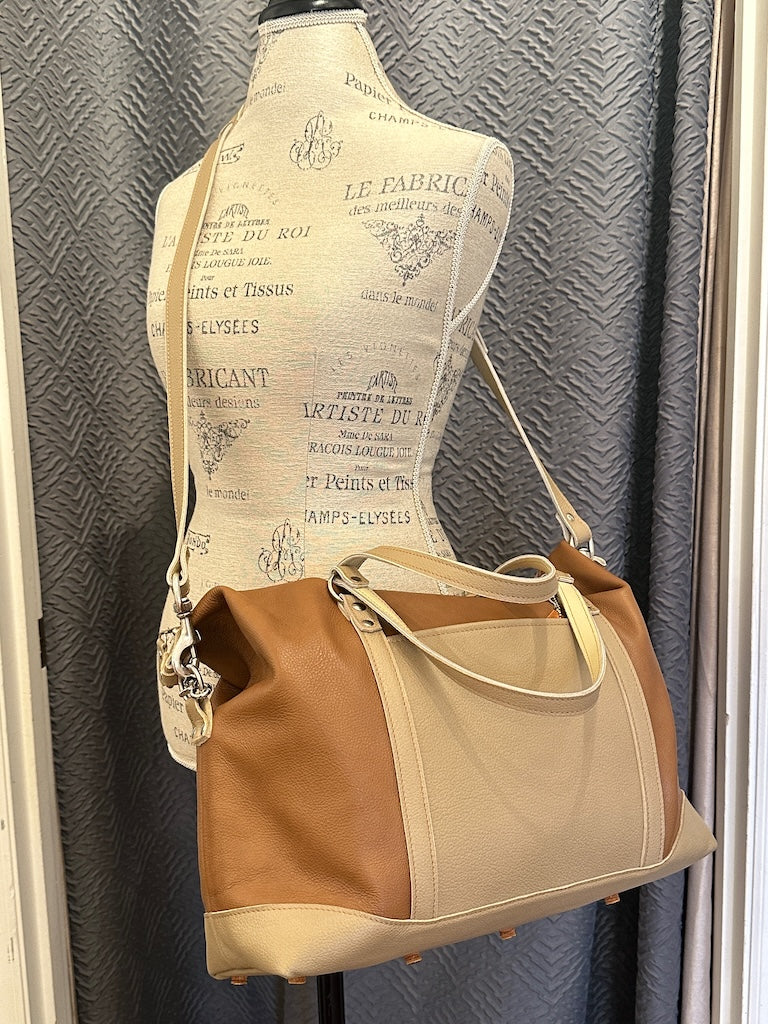 LEATHER TRAVEL BAG TAN WITH BEIGE TRIM II292