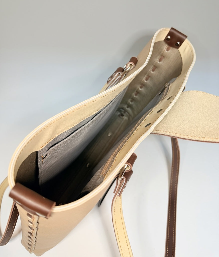 TAN LEATHER COMPUTER TOTE WITH BROWN ACCENTS AND MAGNETIC FLAP CLOSURE - II294T
