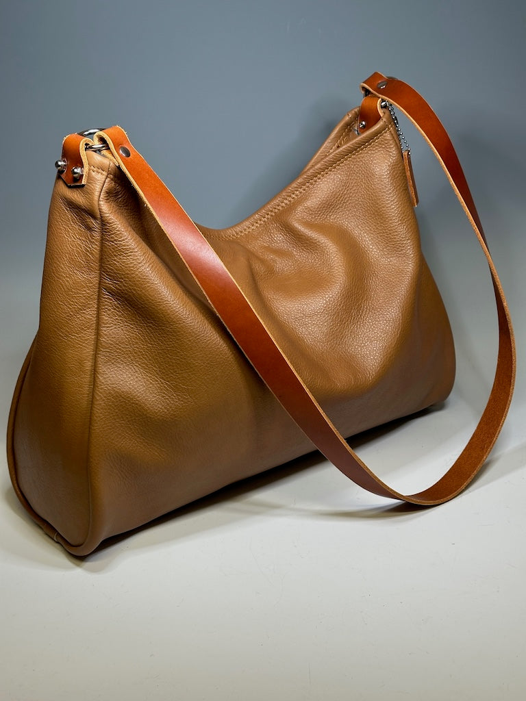 CARAMEL ZIP HOBO BAG II298
