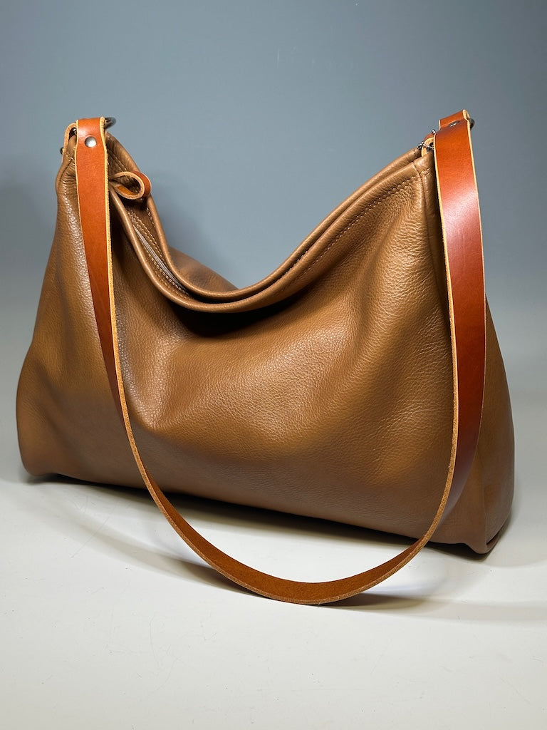 CARAMEL ZIP HOBO BAG II298