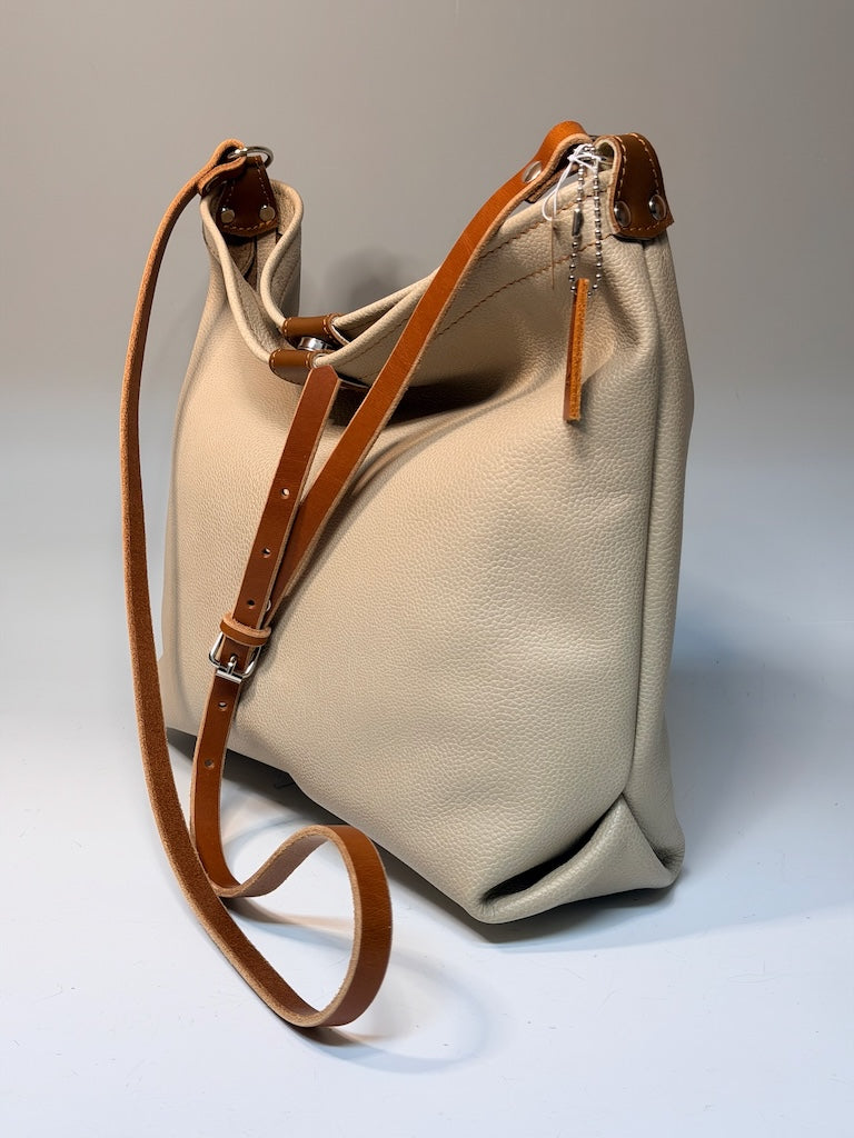 IVORY LEATHER HOBO BAG II306