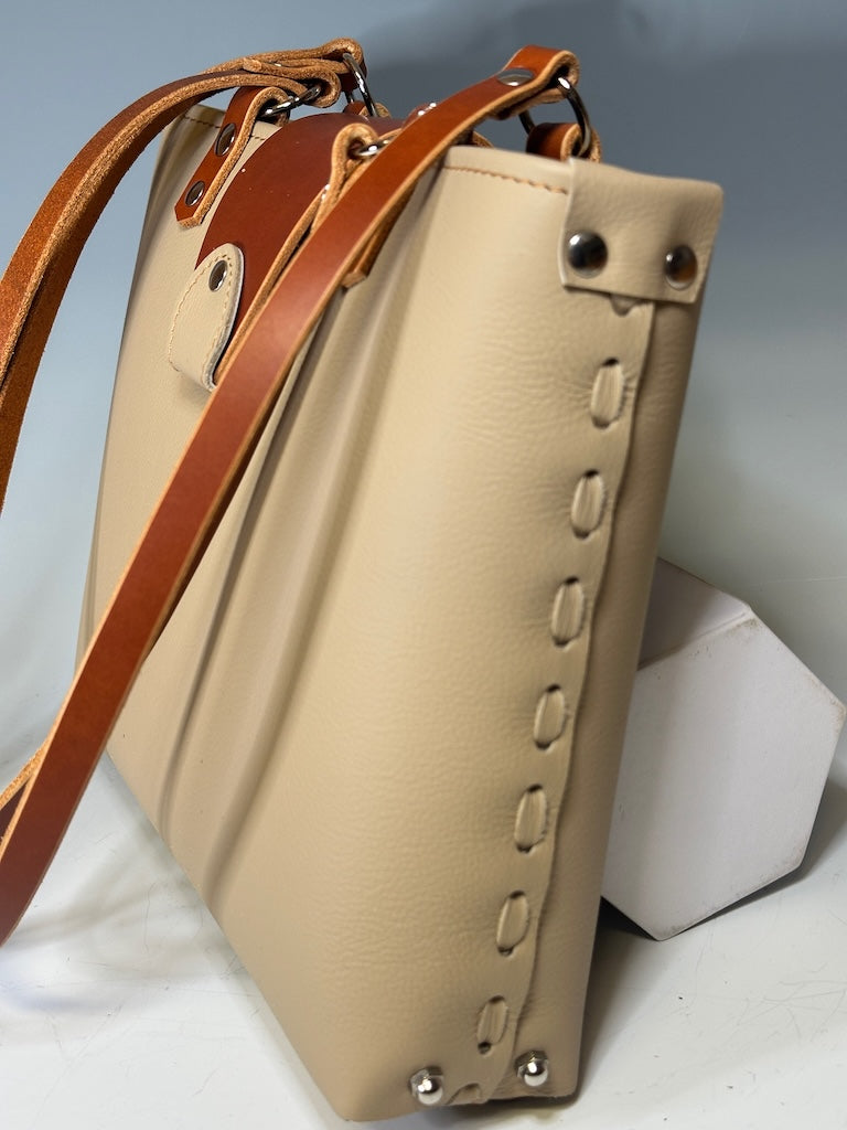 BEIGE LEATHER OPEN TOTE II308.2
