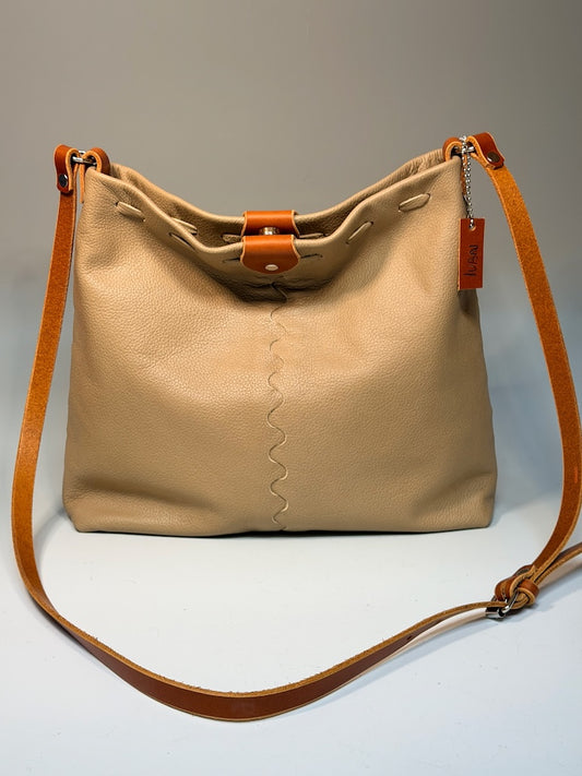 BEIGE INTERLOCK TOTE WITH TAN ACCENTS II313