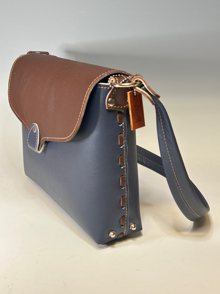 NAVY BLUE WITH BURGUNDY TRIM LEATHER FLAP BAG II314