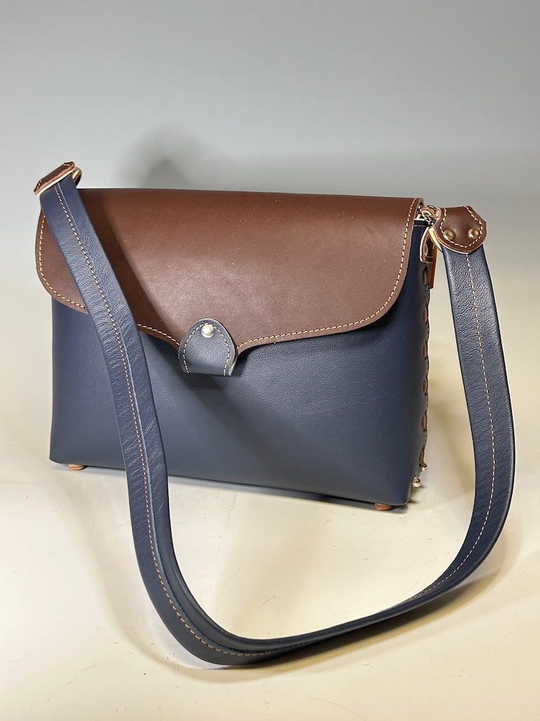 NAVY BLUE WITH BURGUNDY TRIM LEATHER FLAP BAG II314