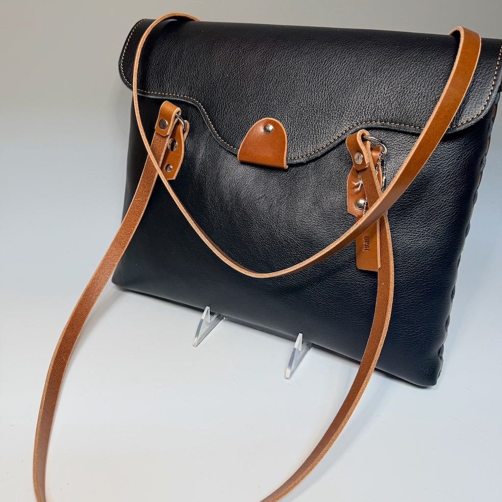 MEDIUM BLACK AND BROWN FRONT FLAP TOTE WITH MAGNETIC CLOSURE II325