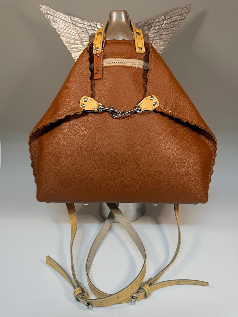 LARGE RUST LEATHER BACKPACK WITH YELLOW STRAPS, FRONT POCKET AND SCALLOPED EDGES II327R