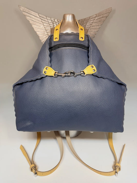 LARGE CHOCOLATE LEATHER BACKPACK WITH SCALLOPED EDGES - II327