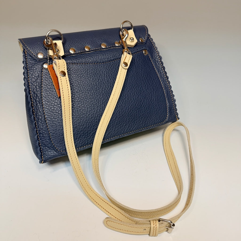 MEDIUM BLUE LEATHER SCALLOPED FLAP BAG - II328