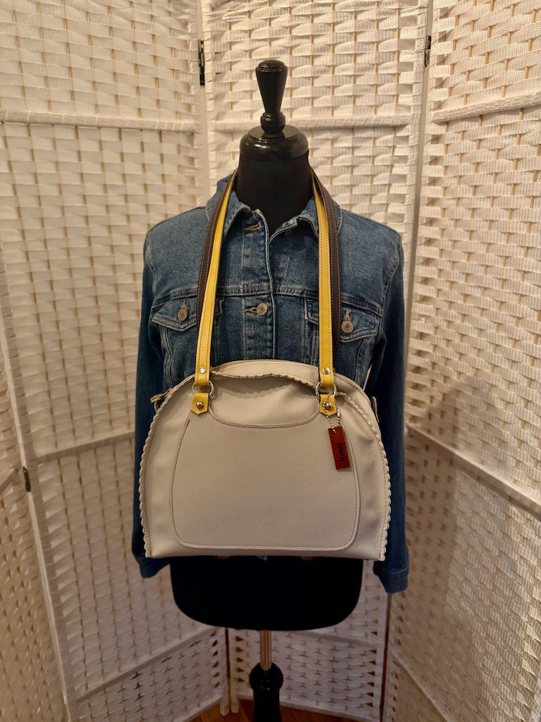 IVORY LEATHER SCALLOP "BOWLING BAG" WITH 2 SIDE POCKETS II330