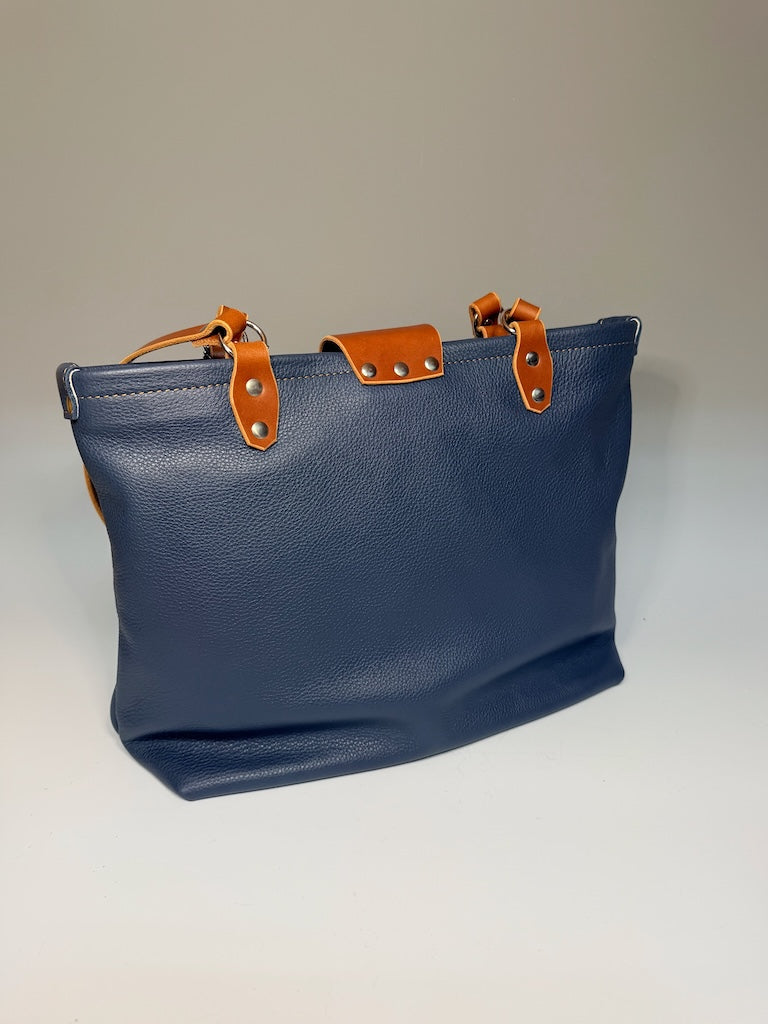BLUE LEATHER OPEN TOTE WITH BROWN ACCENTS & MAGNETIC FLAP CLOSURE II331