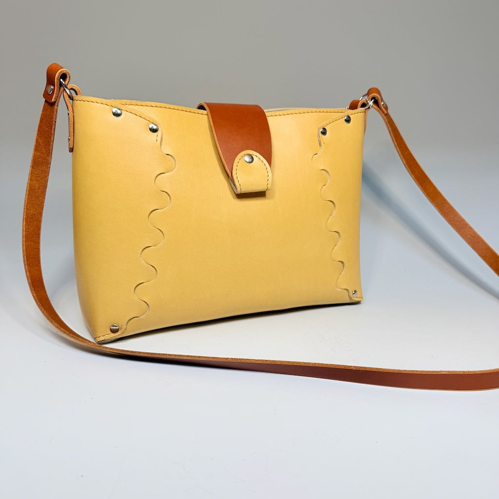 YELLOW LEATHER INTERLOCK TOTE WITH TAN ACCENTS - II334