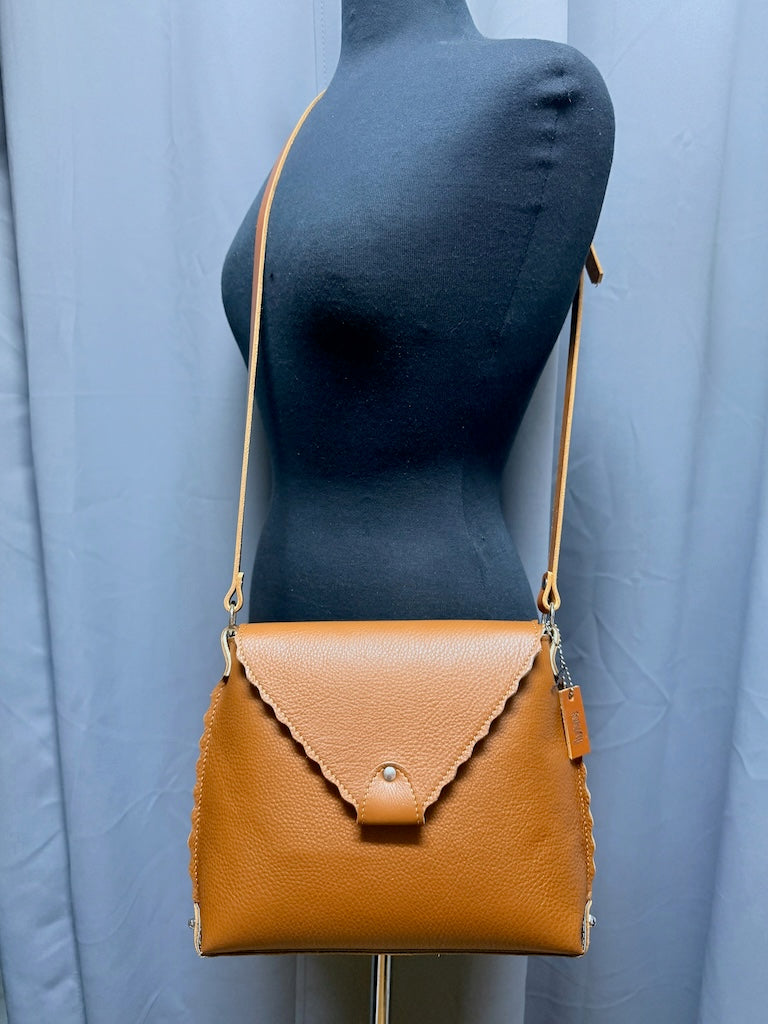 MEDIUM RUST LEATHER PINCKARD FLAP BAG WITH SCALLOPED EDGES & MAGNETIC CLOSURE - II337R