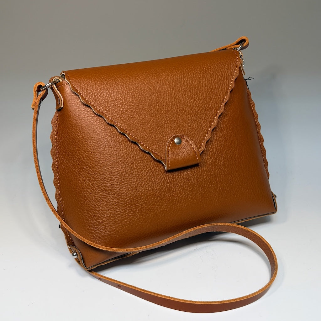 MEDIUM RUST LEATHER PINCKARD FLAP BAG WITH SCALLOPED EDGES & MAGNETIC CLOSURE - II337R