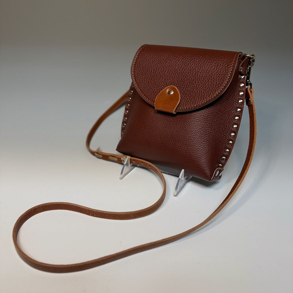 BROWN RIVETED PHONE BAG WITH MAGNETIC FRONT CLOSURE II347B