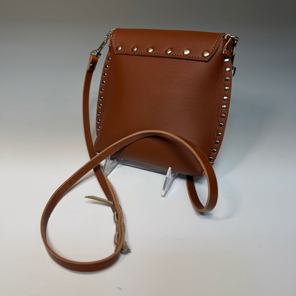 CAMEL RIVETED PHONE BAG WITH MAGNETIC FRONT CLOSURE II347C