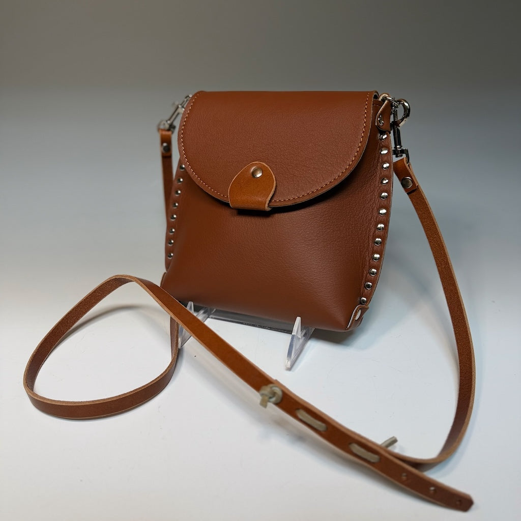 CAMEL RIVETED PHONE BAG WITH MAGNETIC FRONT CLOSURE II347C