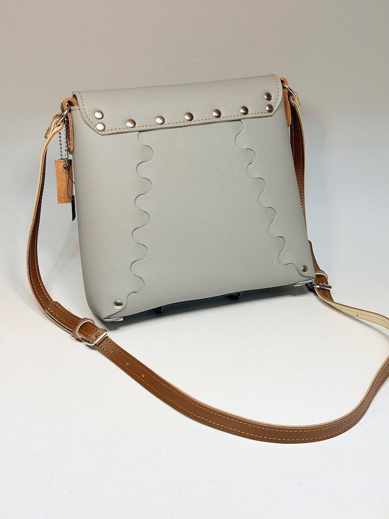 GREY LEATHER INTERLOCK MEDIUM BAG WITH TAN ACCENTS - II360