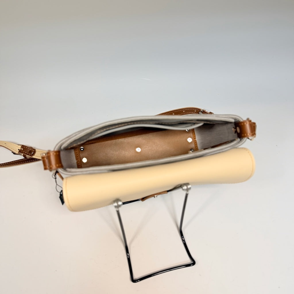 GREY LEATHER INTERLOCK MEDIUM BAG WITH TAN ACCENTS - II360