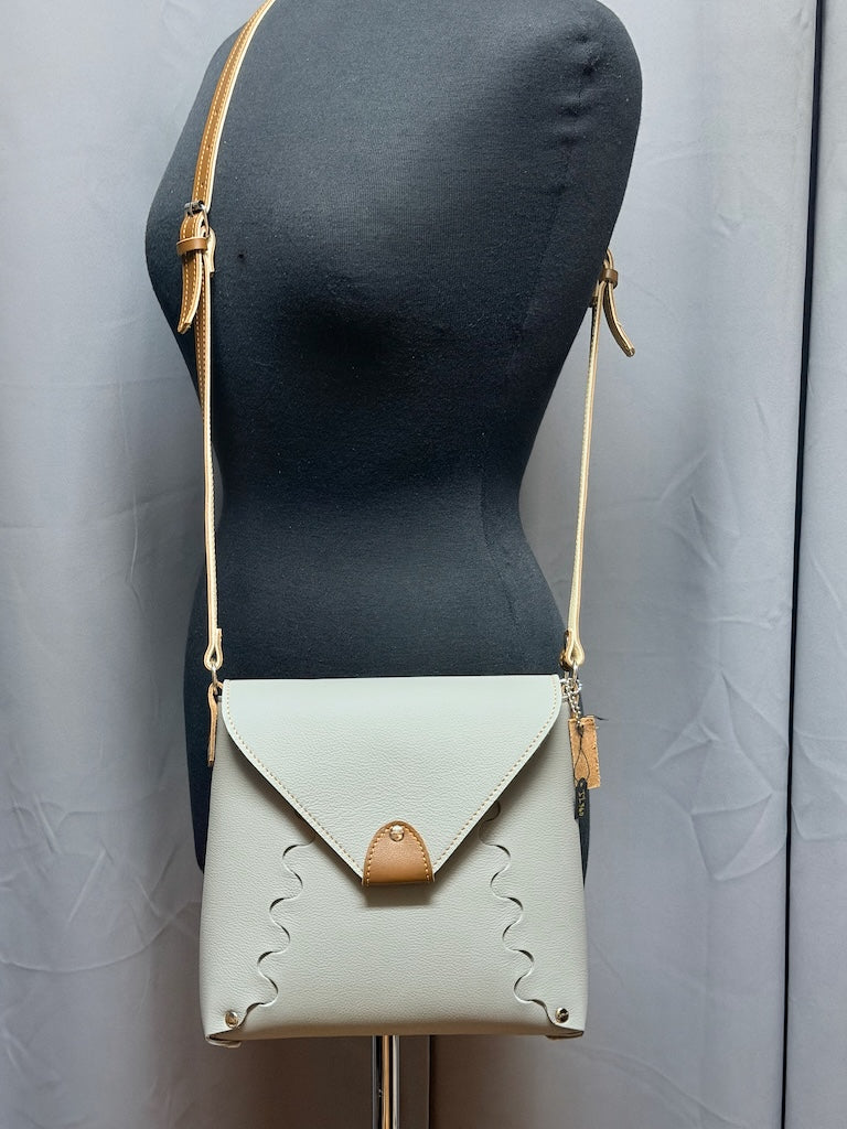 GREY LEATHER INTERLOCK MEDIUM BAG WITH TAN ACCENTS - II360