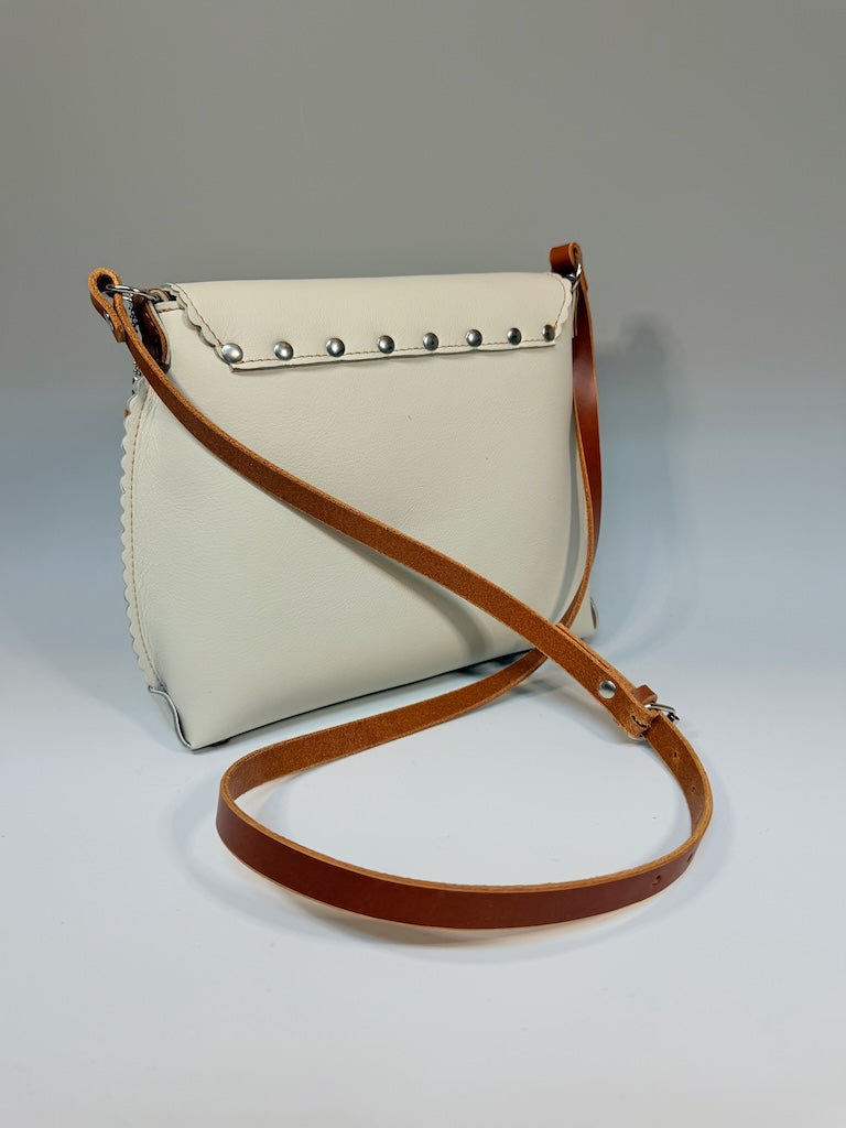 IVORY LEATHER FLAP TOP BAG WITH ADJUSTABLE CROSSBODY STRAP - II377