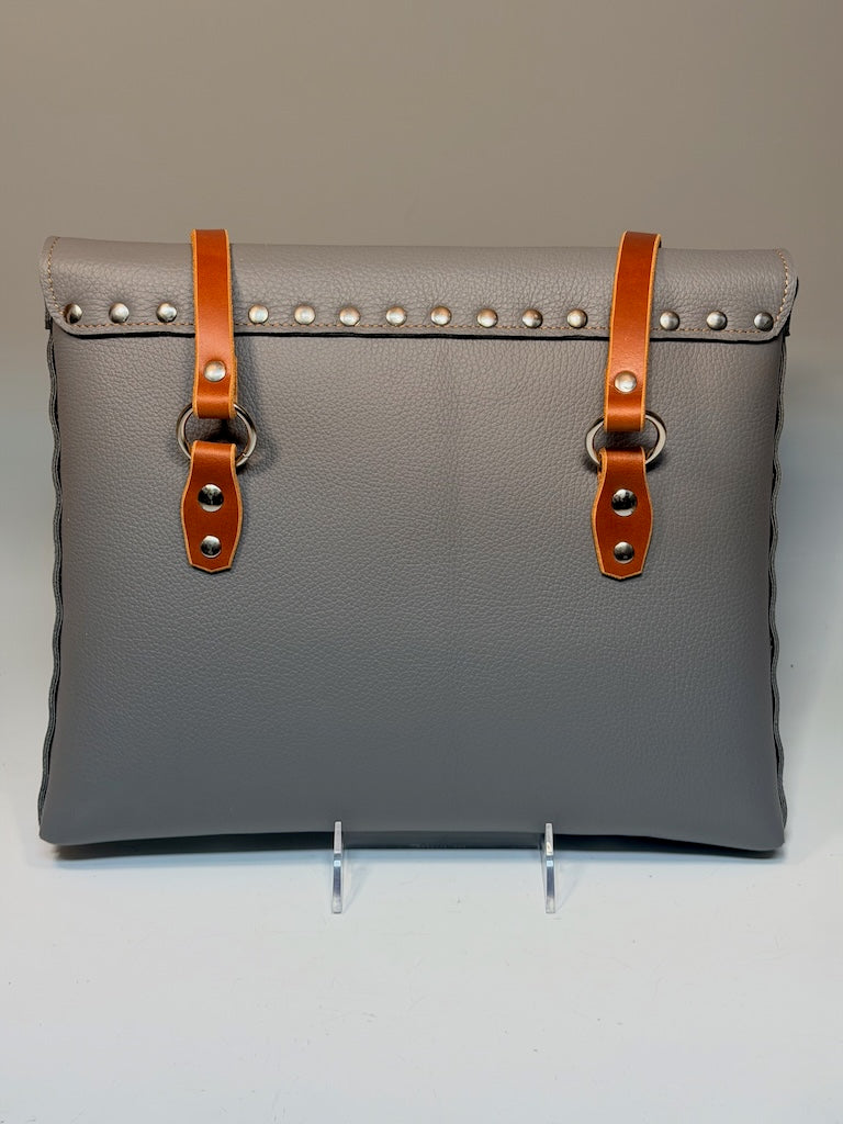 LIGHT GREY MEDIUM TOTE II395