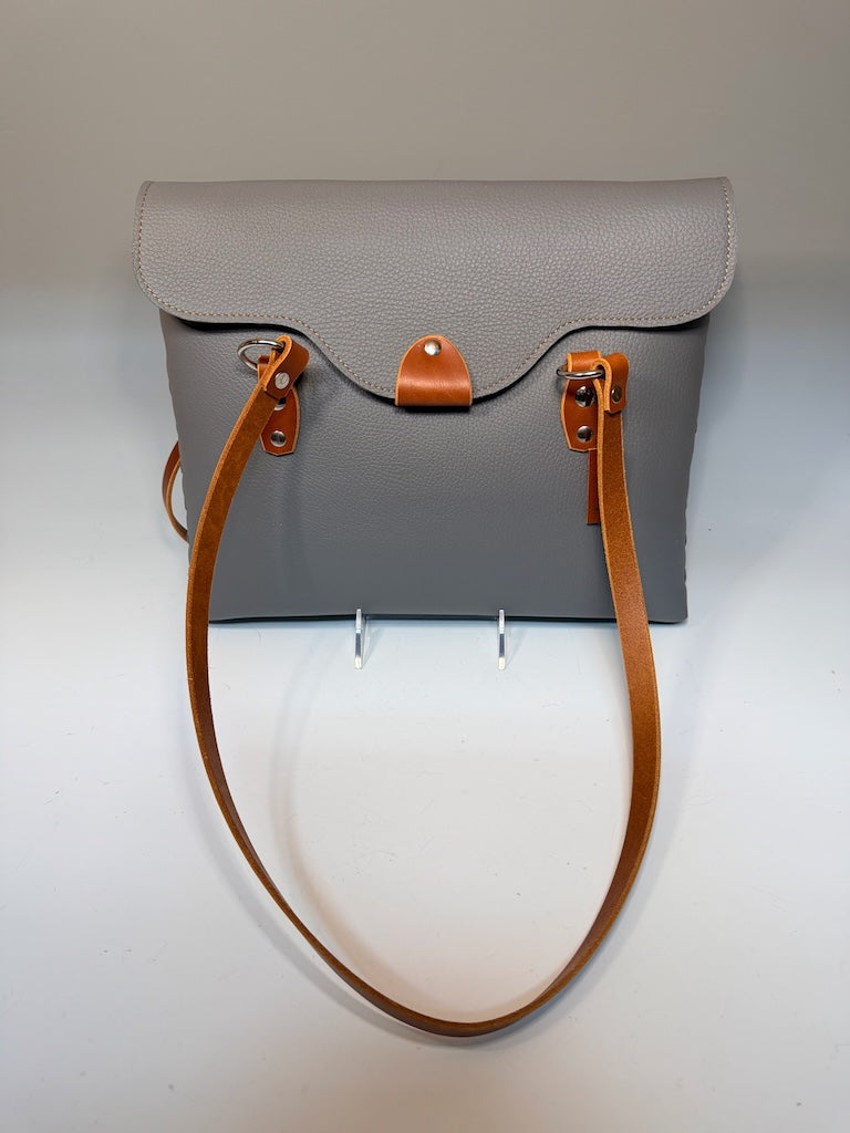 LIGHT GREY MEDIUM TOTE II395
