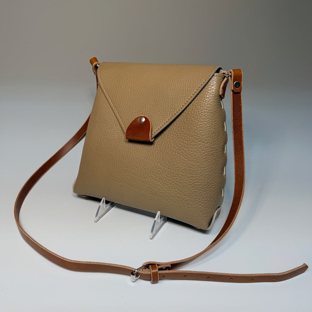 MEDIUM TAUPE WATERPROOF FRONT CLOSURE CROSSBODY HANDBAG II400