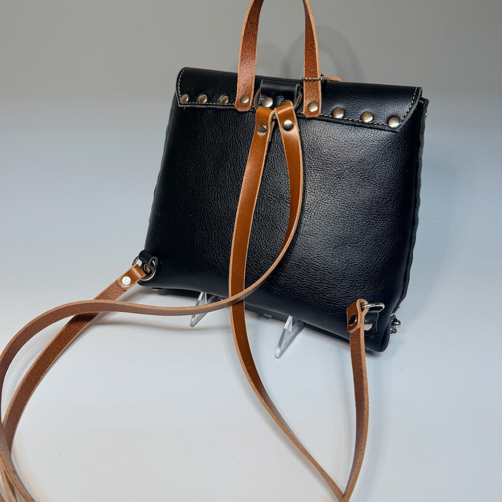 SMALL BLACK AND BROWN BACKPACK WITH RIVETS II404