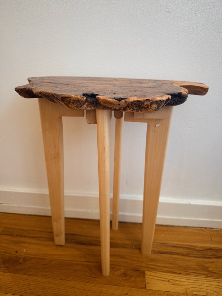 SMALL RED OAK BURL TABLE WITH MAPLE LEGS