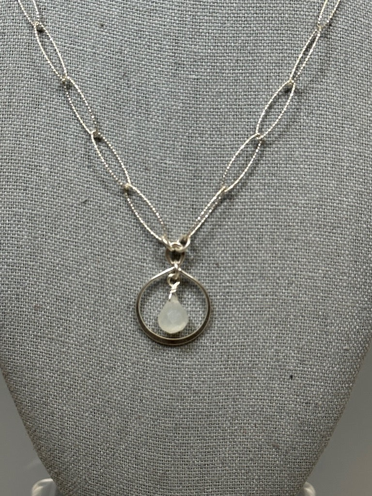 FACETED MOONSTONE AND STERLING SILVER NECKLACE  LCN5598
