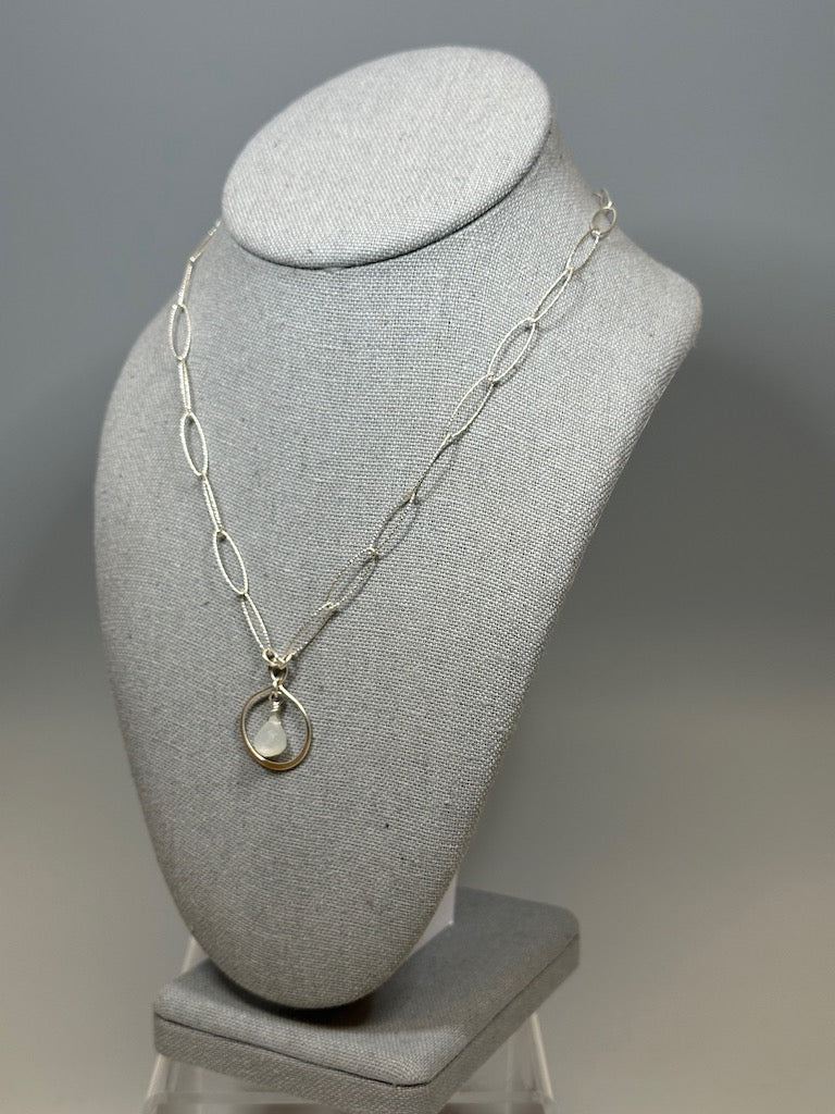 FACETED MOONSTONE AND STERLING SILVER NECKLACE  LCN598