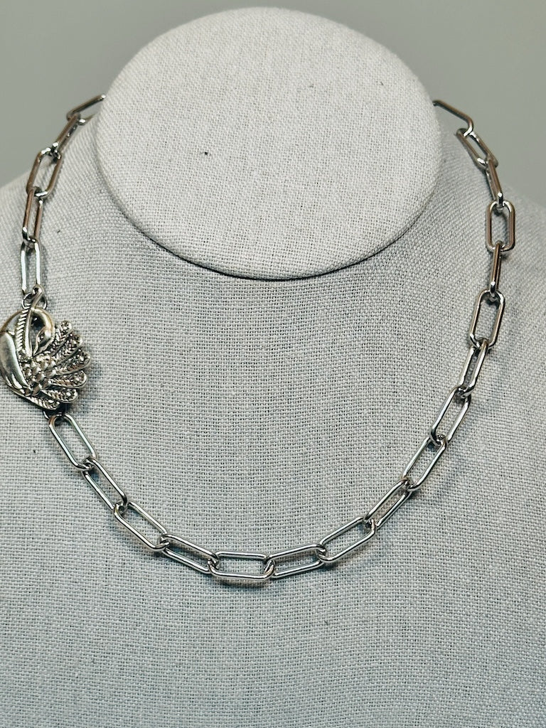 SILVER PAPER CLIP CHAIN NECKLACE WITH PEACOCK TOGGLE LCN2020