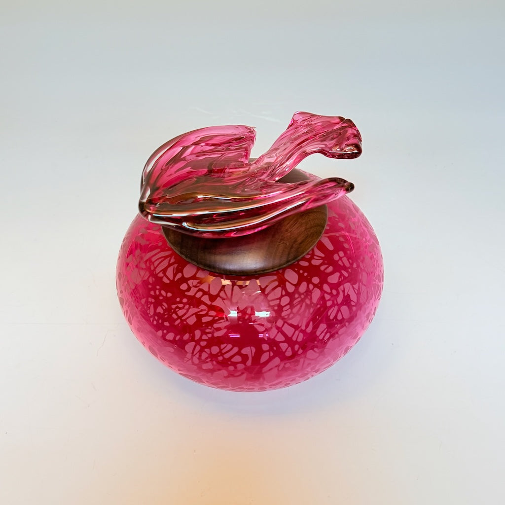 "BIRDS IN FLIGHT" FUSCHIA ROUND BLOWN GLASS LIDDED VESSEL