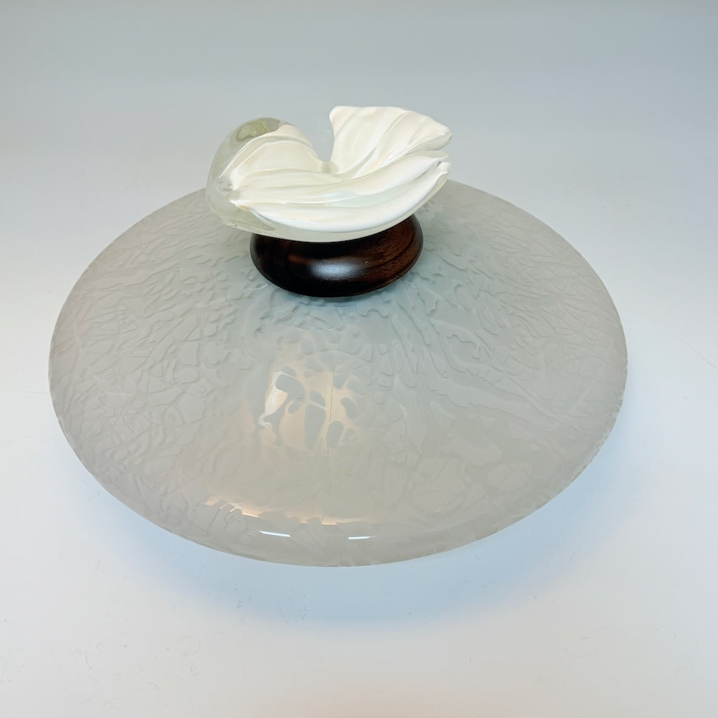 "BIRDS IN FLIGHT" WHITE BLOWN GLASS LIDDED VESSEL