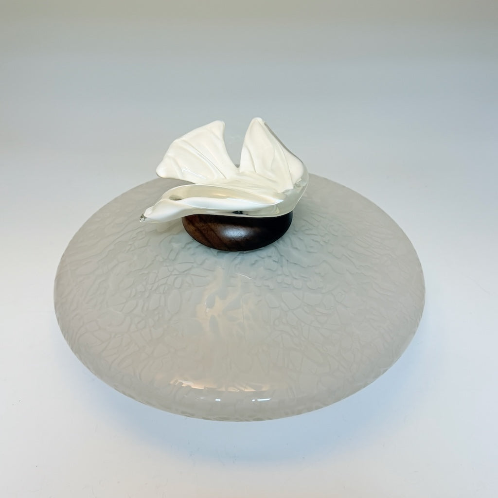 "BIRDS IN FLIGHT" WHITE BLOWN GLASS LIDDED VESSEL