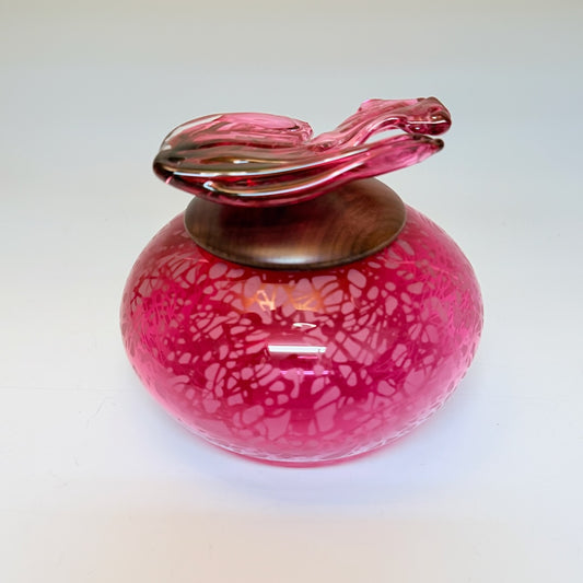 "BIRDS IN FLIGHT" FUSCHIA ROUND BLOWN GLASS LIDDED VESSEL