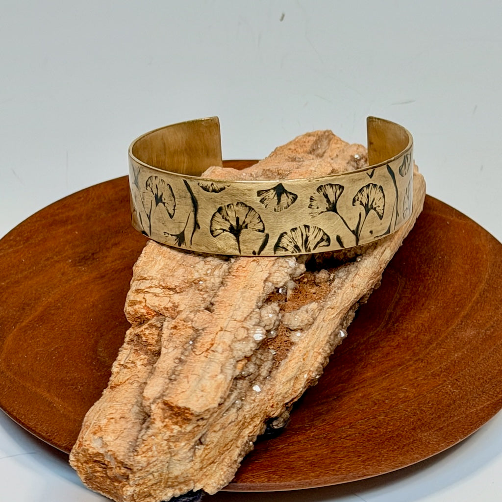 RESILIENCE OF THE GINKGO BRASS CUFF JH152