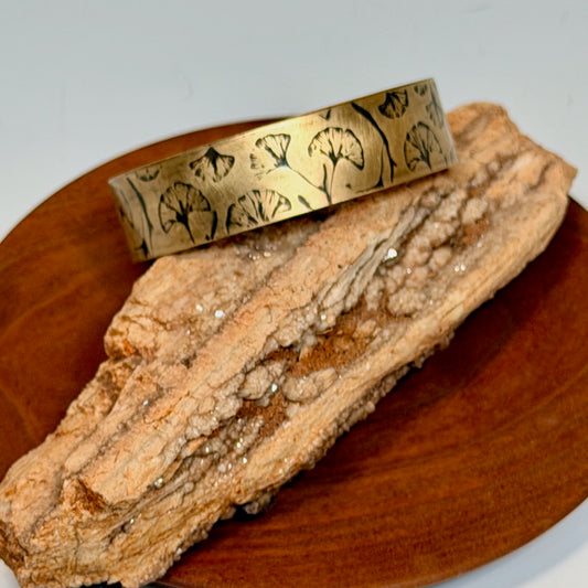 RESILIENCE OF THE GINKGO BRASS CUFF JH152