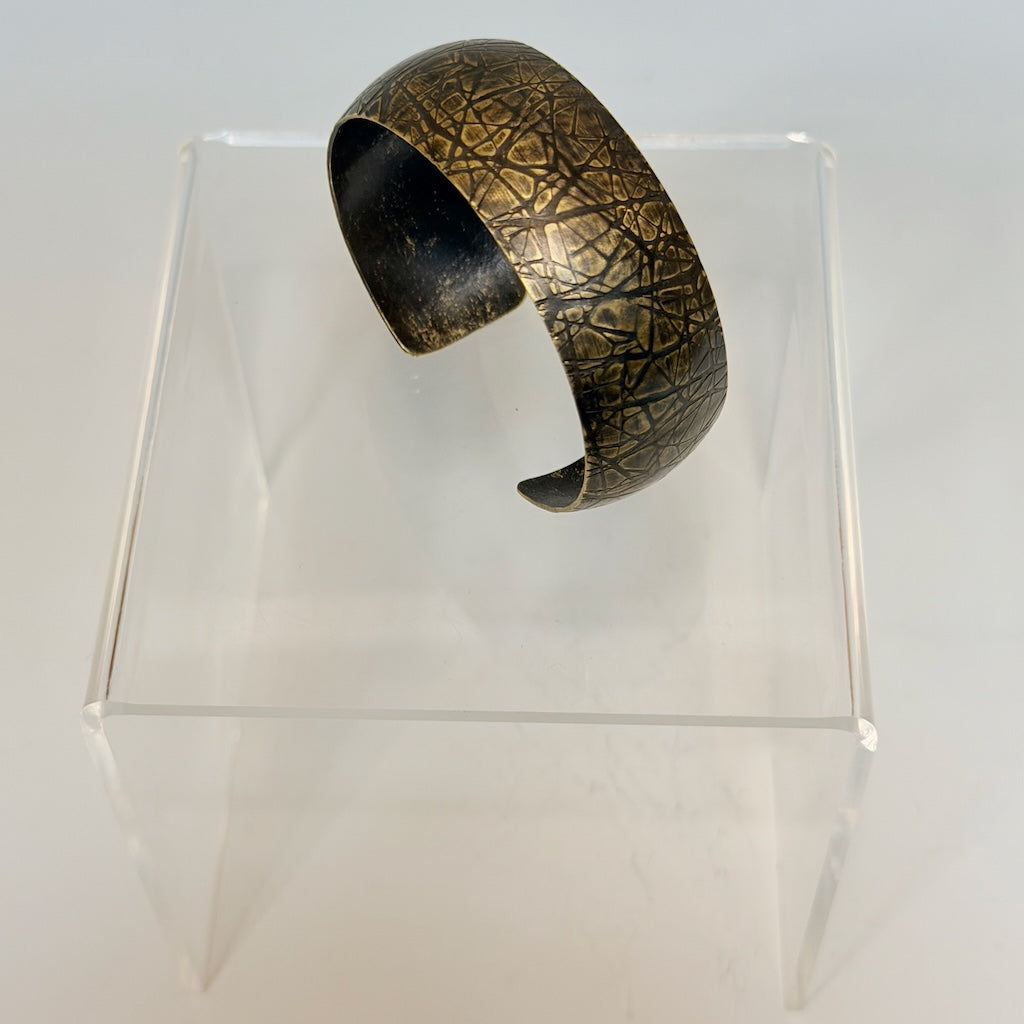 GRAFFITI PATINA DESIGN BRASS CUFF JH162