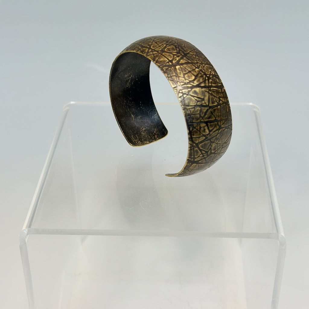 GRAFFITI PATINA DESIGN BRASS CUFF JH162