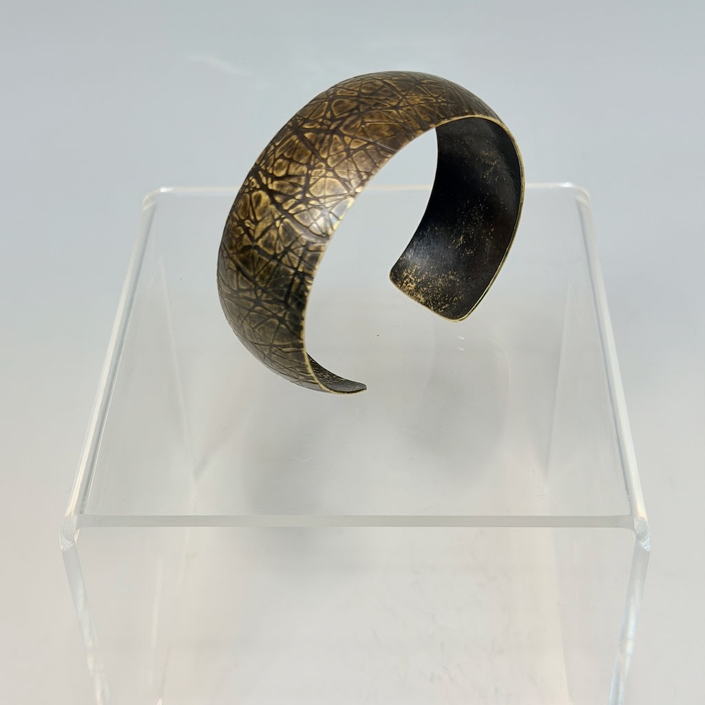 GRAFFITI PATINA DESIGN BRASS CUFF JH162