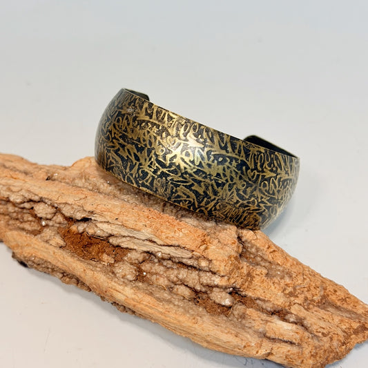 GRAFFITI PATINA DESIGN BRASS CUFF JH163